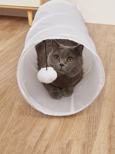 Бял тунел за котки с помпон