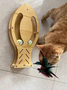 Дървена играчка за котки Риба