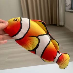 Движеща се играчка за котки рибка клоун