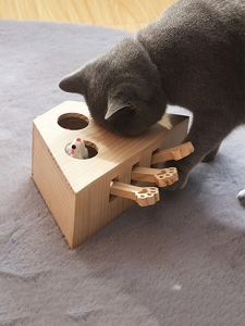 Дървена играчка за котки