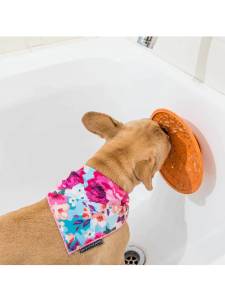 Конусовидна подложка за бавно хранене с вендуза LickiMat® Splash