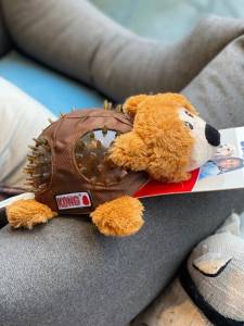 Кучешка играчка KONG® Shells™ Мечка