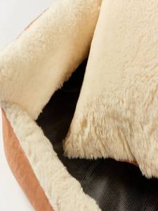 Легло за кучета от мериносова вълна Bronte Glen Merino Wool Dog Bed - Cosy