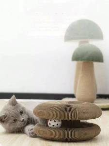 Сгъваема котешка играчка с топче